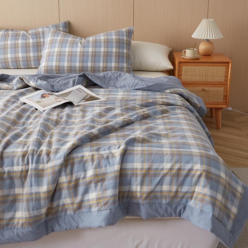Simple Geometric Plaid Summer Quilt Japanese Style Soft Skin-friendly Air Conditioning Thin Quilt Bedroom Travel Throw Blanket