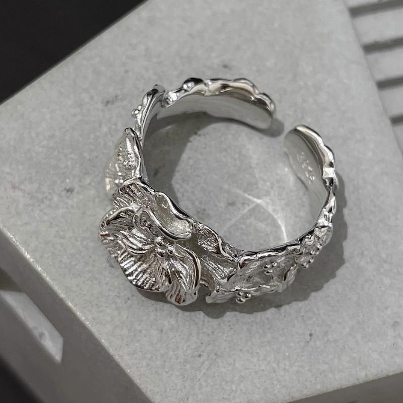 Elegant Adjustable Flower Ring For Women Featuring Unique Gardenia Design In Copper