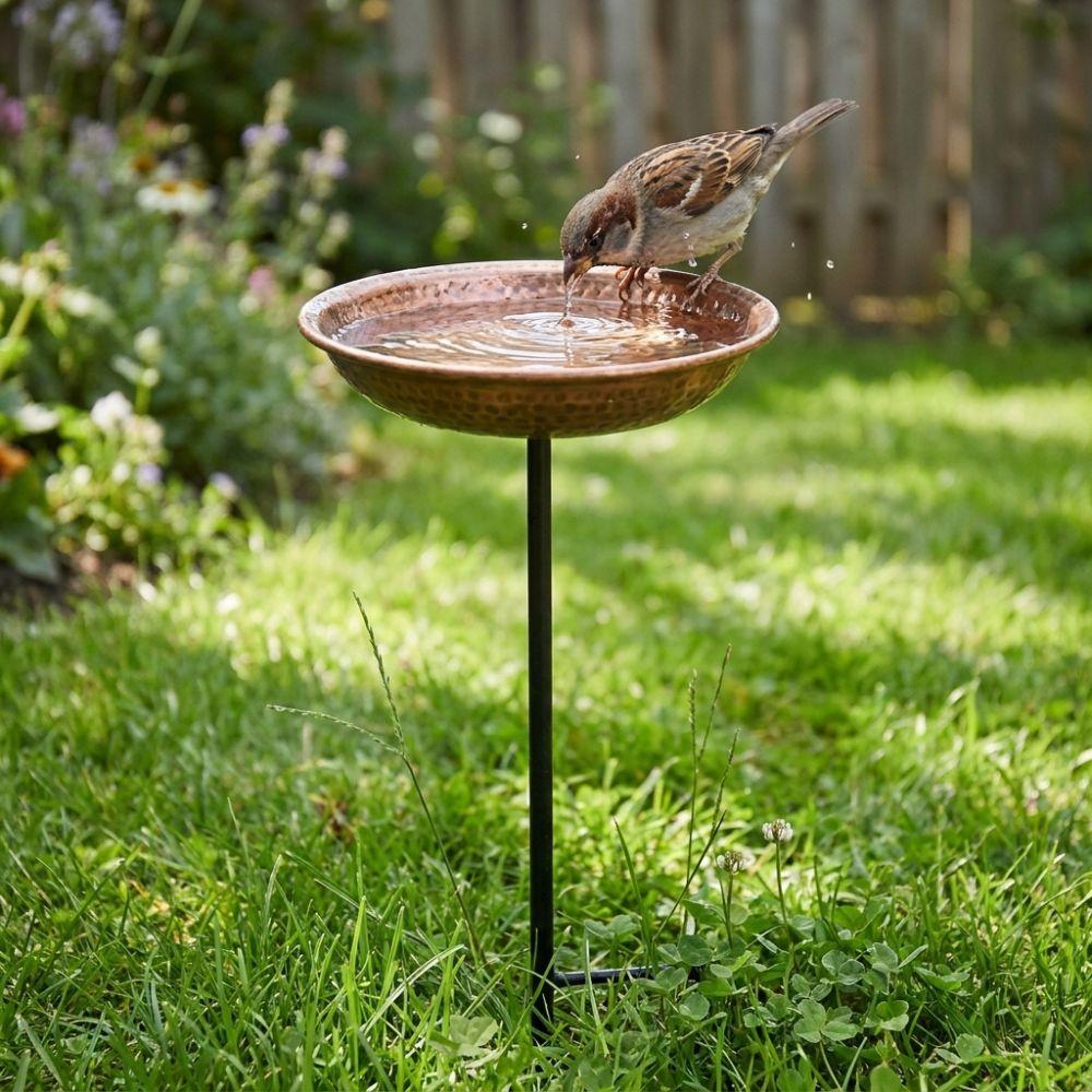 Large Capacity Bird Water Drinker Retro Style Outdoor Bird Bath Metal Bird Feeder Porch Decoration
