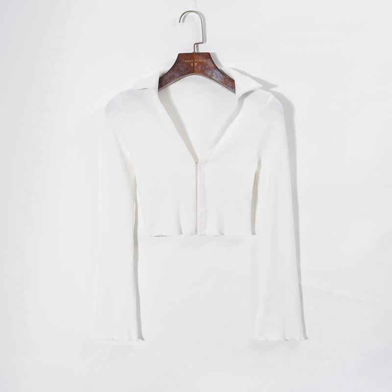 

Женская весенняя одежда 2025 года K-стиль Минималистичный Однотонный Элегантный V-образный вырез с оборками YILI Скрытый крючок Приталенная Короткая Эластичная футболка White S