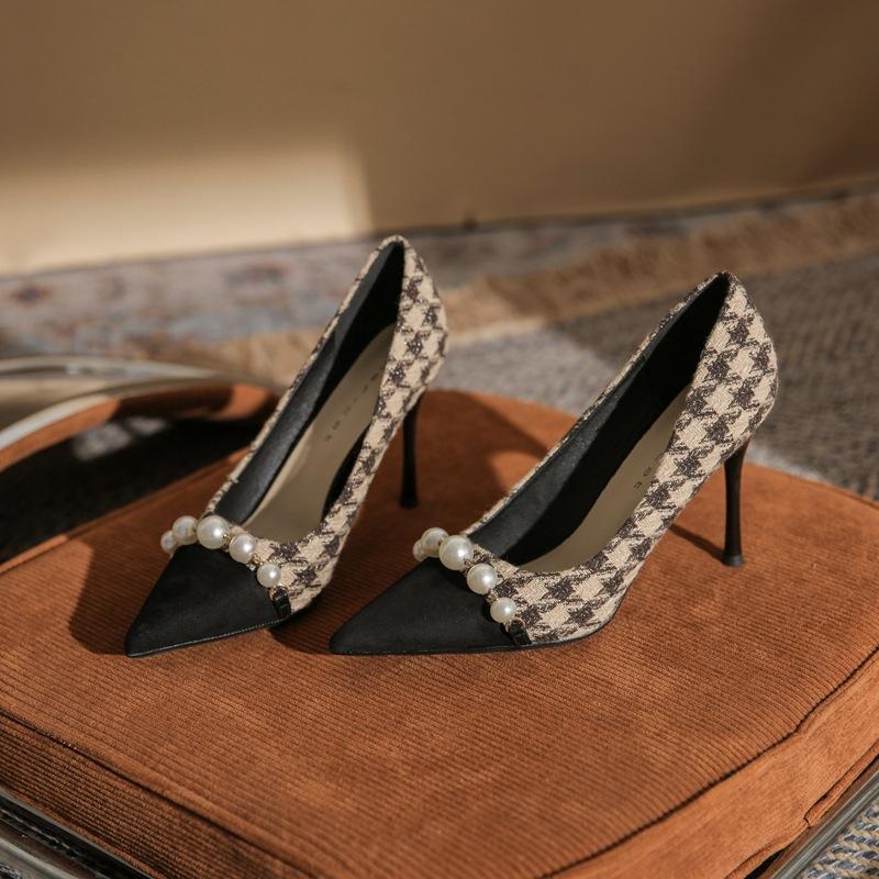 97801 [sheepskin] High Heels Women's Thin Heels 2025 New Versatile Pearl Chain Pointed Thousand Bird Grid Single Shoes