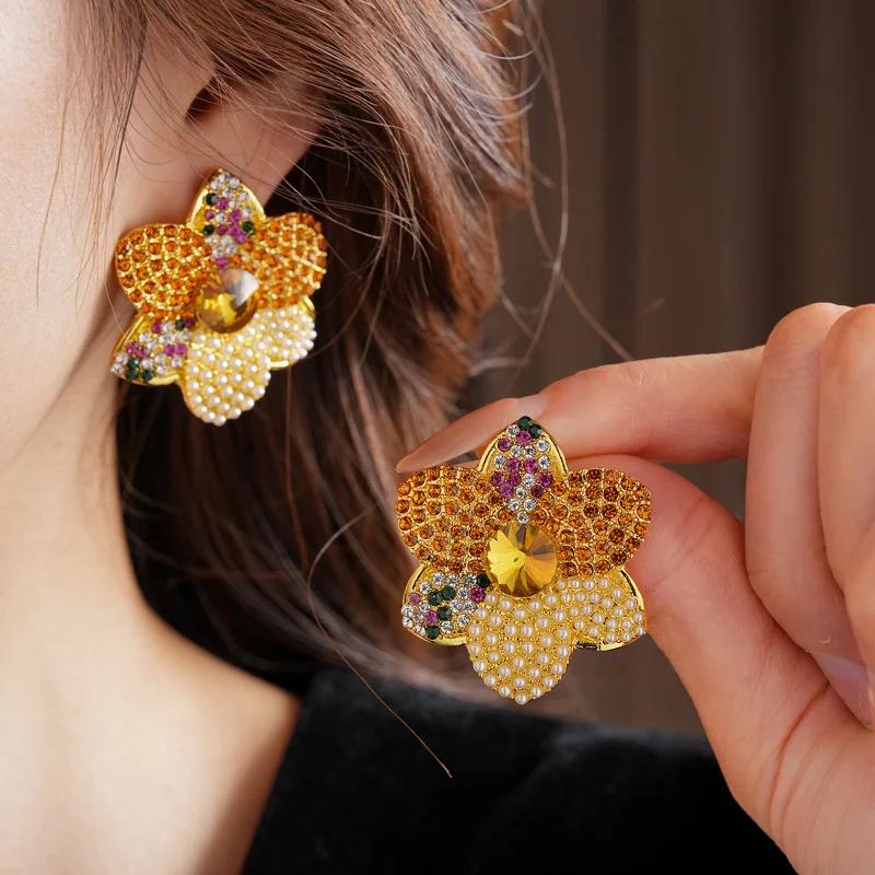 Vintage Flower Earrings for Women Inlaid with Zircon Pearl Exaggerated Stud Earring High-end Retro Zircon for Wedding