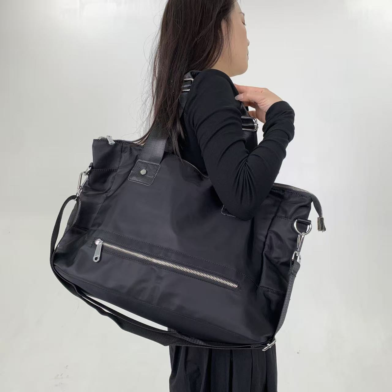 

Personalized Large-Capacity Splicing Nylon Shoulder Bag Retro Street Nylon Oxford Cloth Messenger Bag чёрный