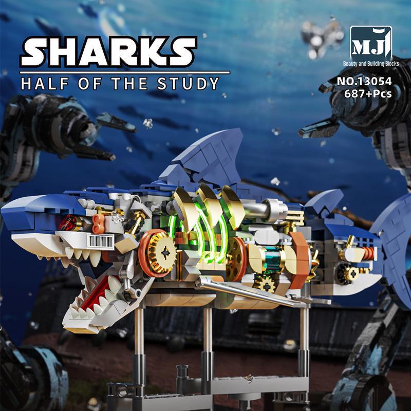 US & Japan Semi-Mechanical Shark and Movable Model Parrot Building Blocks with Lights - Punk Assembly Toy
