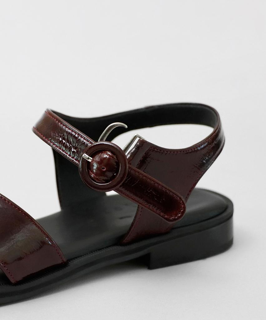Heenn Shiny Leather Crossover Sandals. Burgundy