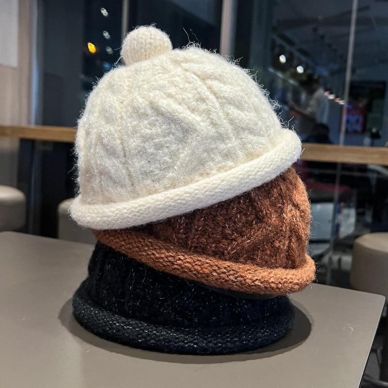 1pc Women Fashionable Beanie,Elegant Leisure Faction Portable Breathable Knitted Cap,Suitable for Vacation Travel Outdoors Wear