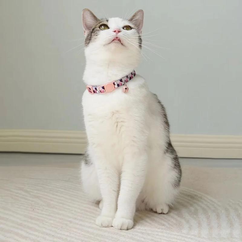 Cute Design Anti-Suffocation Cat Collar, Adjustable 15-30cm, Comfortable Fit, Decorative Bell, Secure Buckle Used for Cat Dog