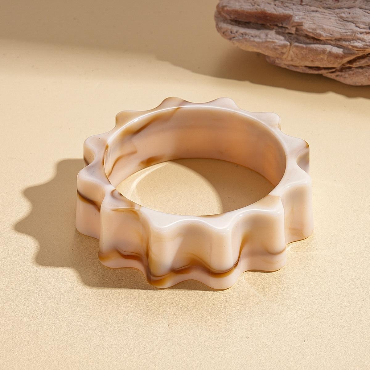 Exaggerated acrylic smudge gear flower bracelet unique personality fashion bracelet jewelry