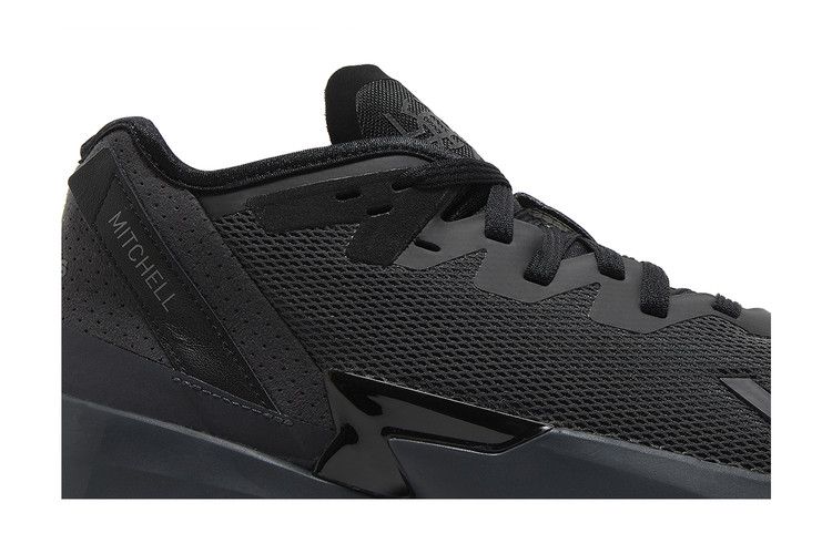 Men's Sneakers Adidas D.O.N. Issue #4 Lights Out Core Black/Carbon/Grey