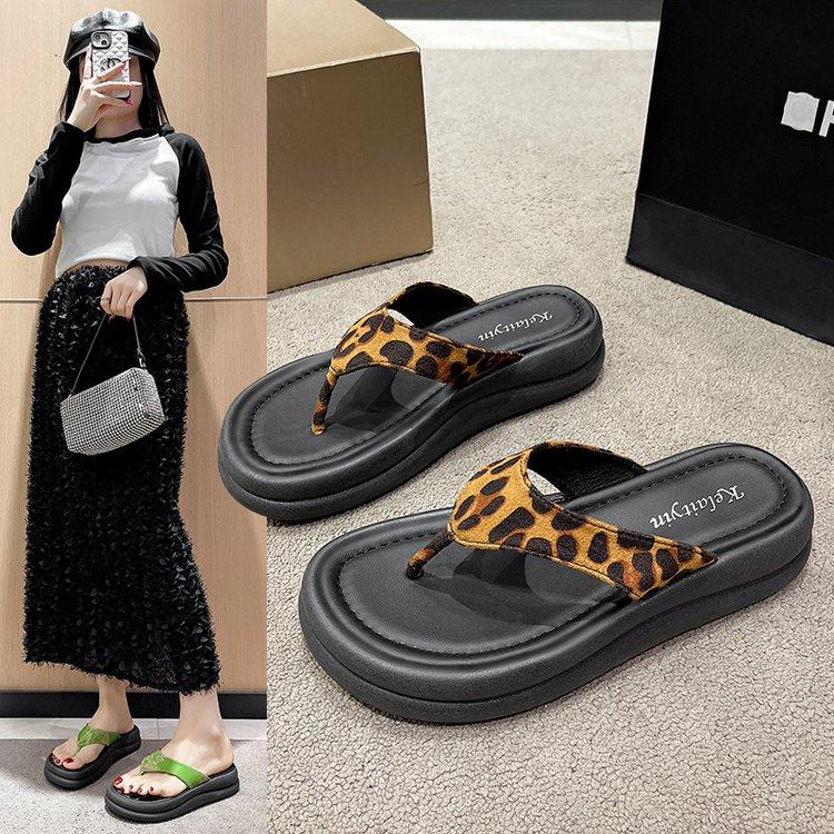 Fashion House Slippers Platform Shoes Rubber Flip Flops Luxury Slides Beige Heeled Sandals Summer Clogs Woman Pantofle Hawaiian Designer