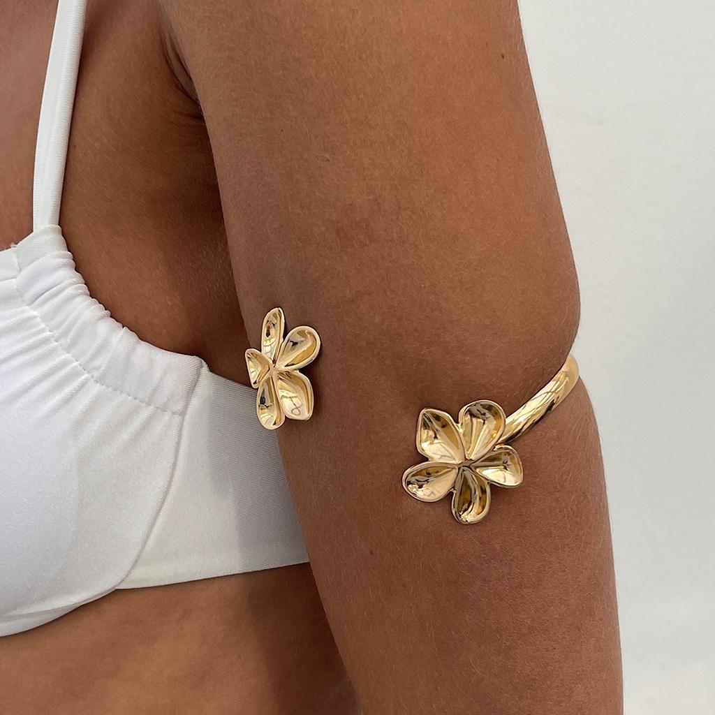 2025 Trendy Starfish Open Cuff Bangles Adjustable Armband Silver Gold Color Punk Flower Conch Geometric Upper Arm Bracelet for Women Beach Jewelry