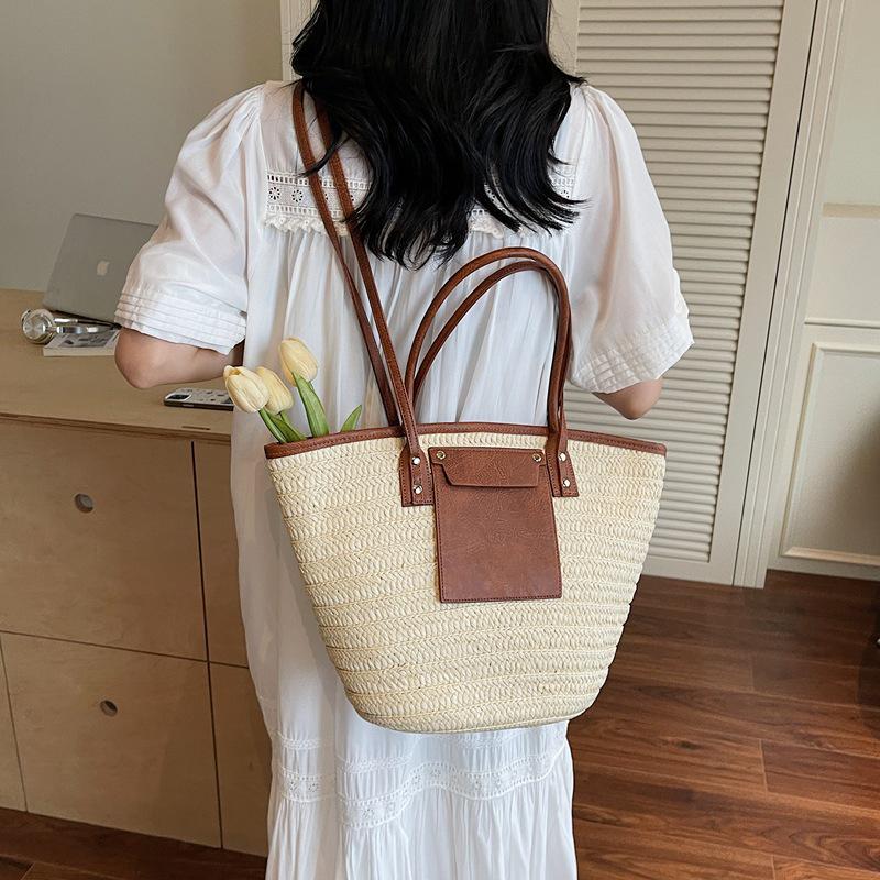 Seaside Holiday Women's Woven Beach Bag 2026: Large Capacity Knit Handbag, Single Shoulder Underarm Style