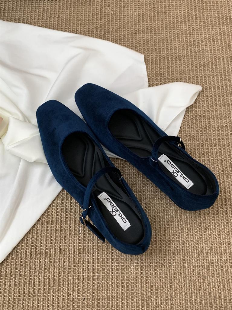 Design Sense Niche One-word Buckle Shallow Mouth Single Shoes Women's 2025 New Late Evening Breeze with Skirt Mary Jane Grandma Shoes