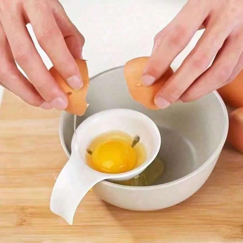 1-Piece Egg Yolk Separator - BPA-Free Plastic Egg White Strainer for Baking & Cooking, Easy-Clean Gadget with Precision Spout