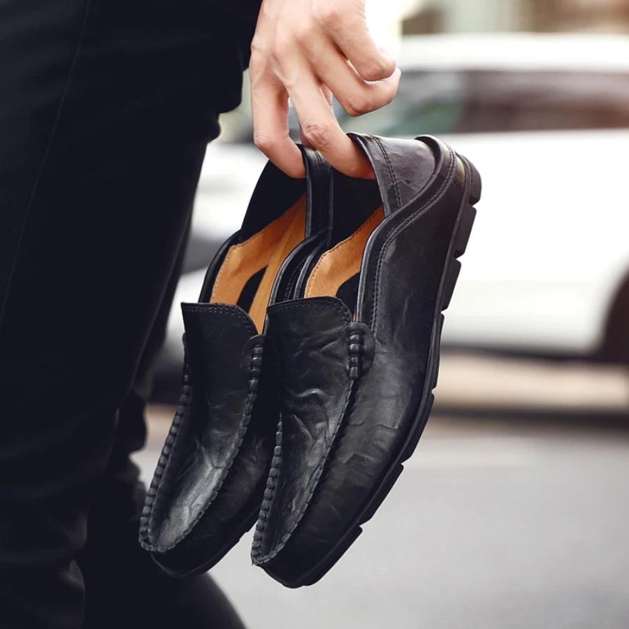 2025 Sommar Herr Casual Skor Läder Mockasiner Andningsbara Slip-on Båtskor Italienskt Lyxmärke Herr Körskor Loafers herrskor