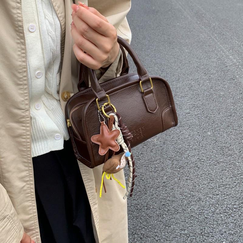 

Women s Retro Fashion Crossbody Bowling Bag - Winter 2025 Trendy Niche Shoulder Bag Without Pendant