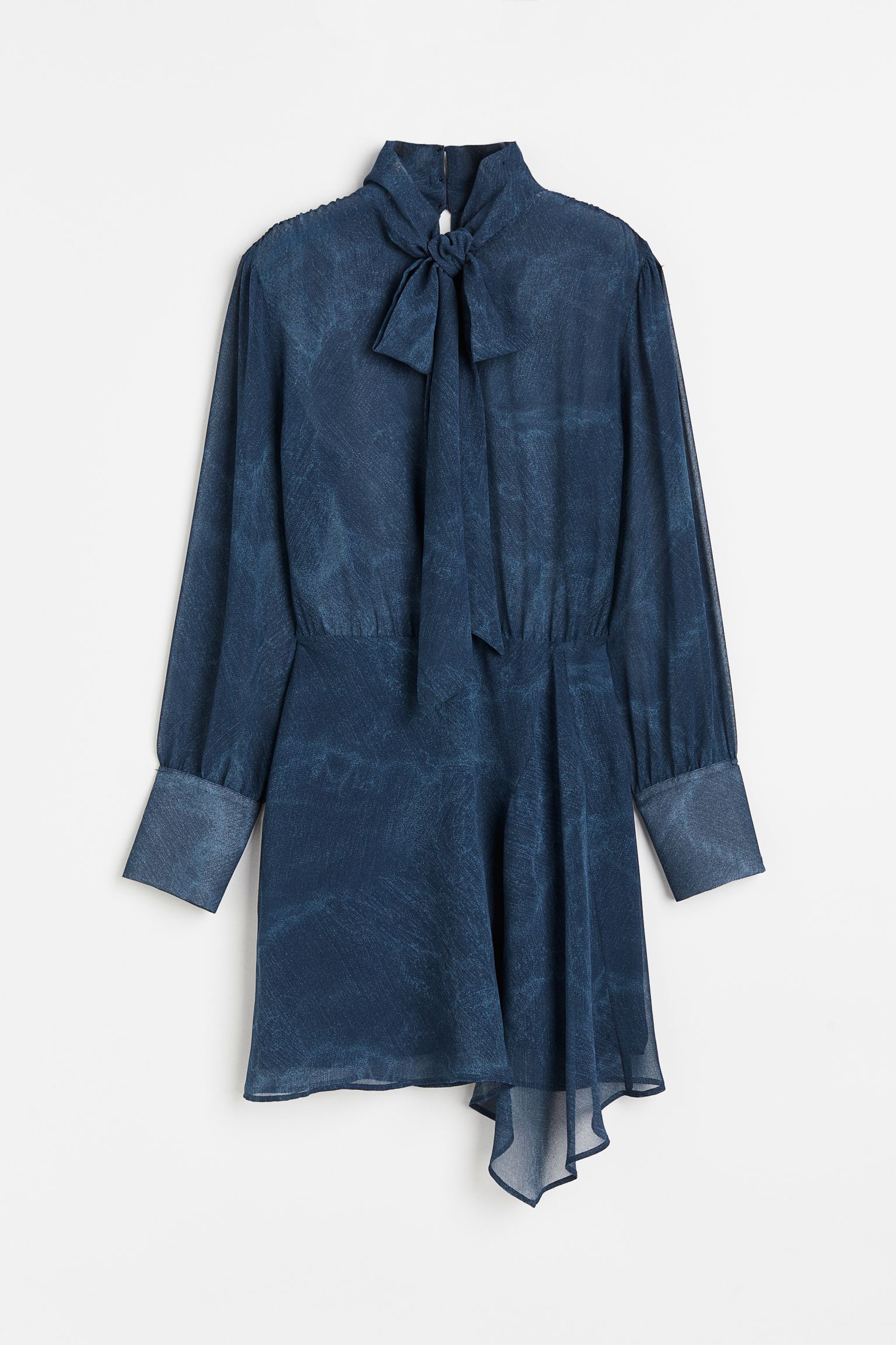 

Шифоновое платье с воротником-бабочкой