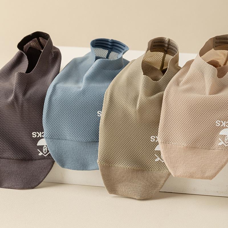Men's Summer Ice Silk Invisible Socks - Breathable, Sweat-Absorbent, Anti-Slip, Low-Cut Mesh Cotton.