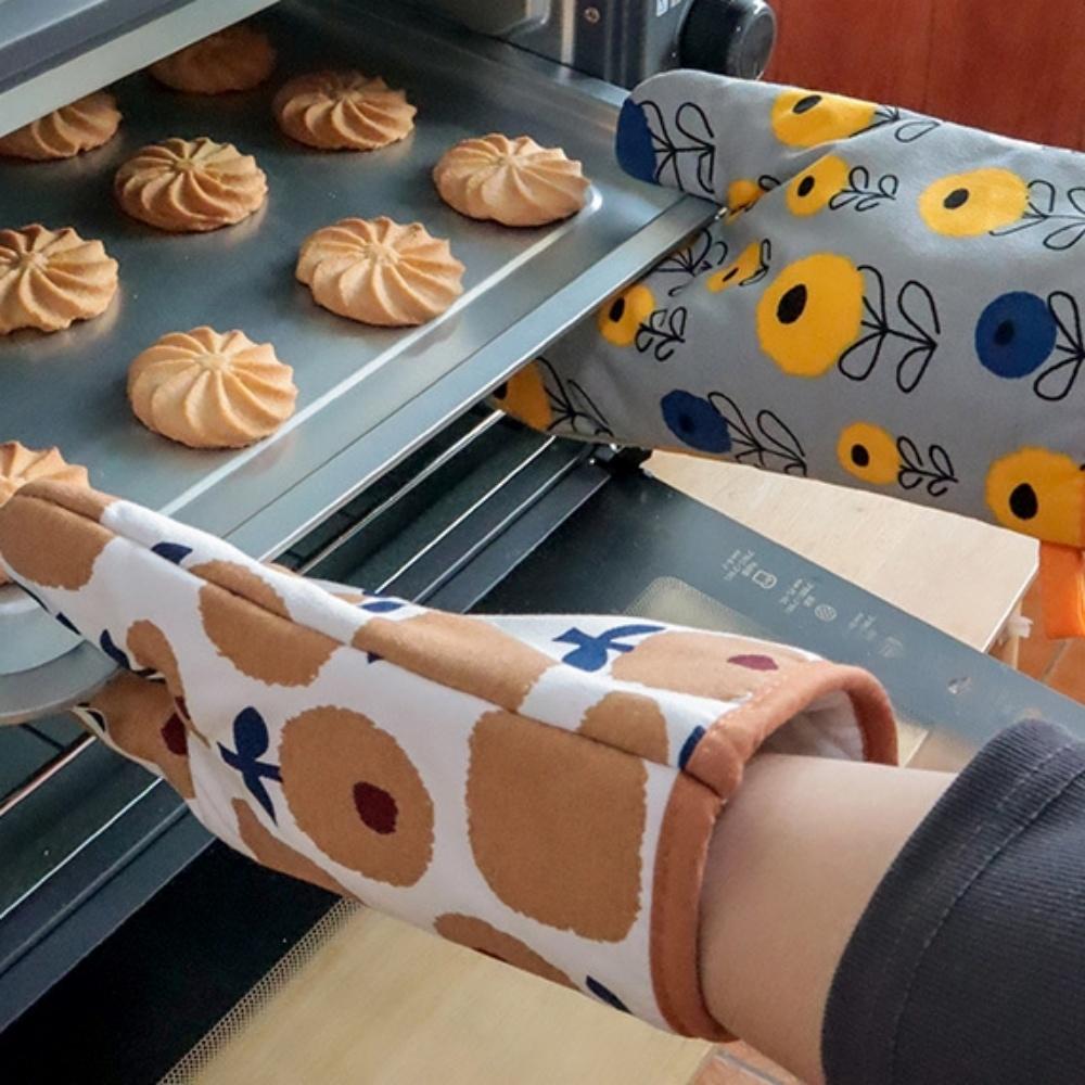 Kitchen Baking Supplies Heated Gloves Anti Temperature Thermal Insulation Oven Gloves Cute Thicken Wristband Cuisine Accessoire
