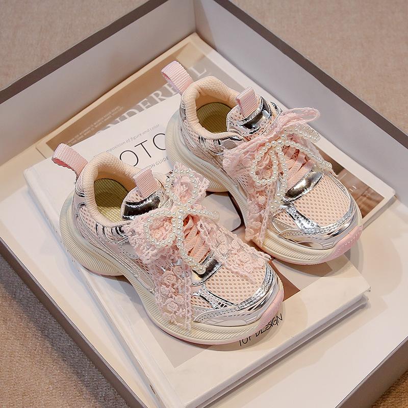 

Кроссовки для девочек 2025 весна и осень новые корейская версия жемчужное кружево бант папины кроссовки детские сетчатые кроссовки 26
