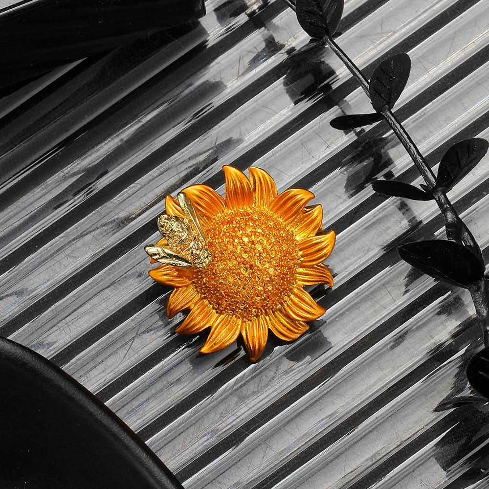 Smart Little Bee Sunflower Suit Brooch, Light Luxury Pastoral Style Niche Temperament Pin Brooch