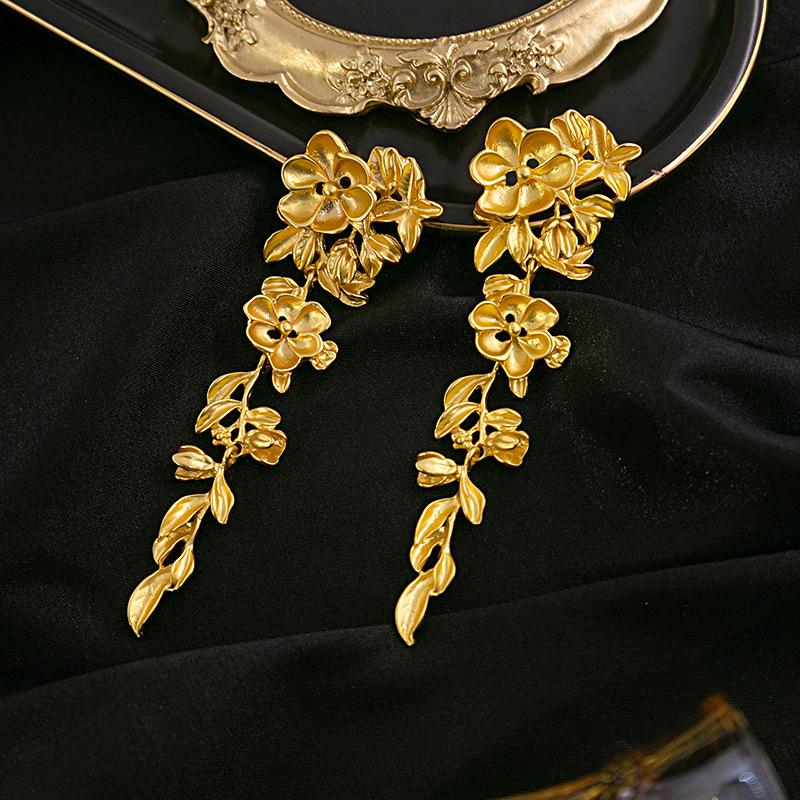 BLINGBAY Women's Pendant New Vintage Three-Dimensional Flower Tassel Earrings Exaggerated Leaf Earrings Personality Earrings Girls Party Jewelry Gifts