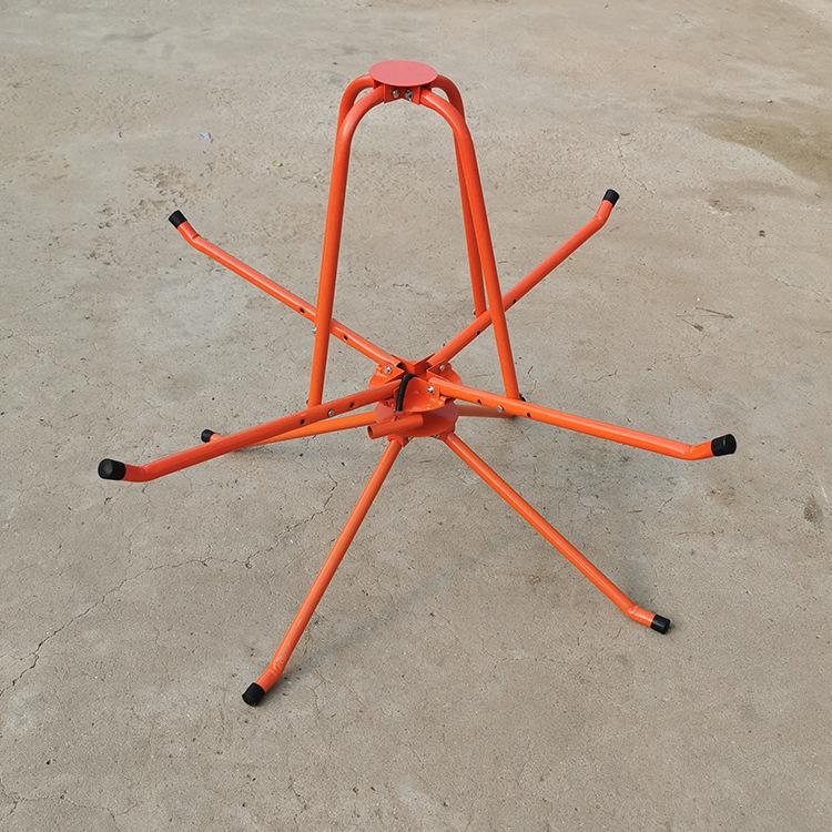 Držák pro pokládku potrubí podlahového vytápění a navíječka pro spirálu vodního rozdělovače