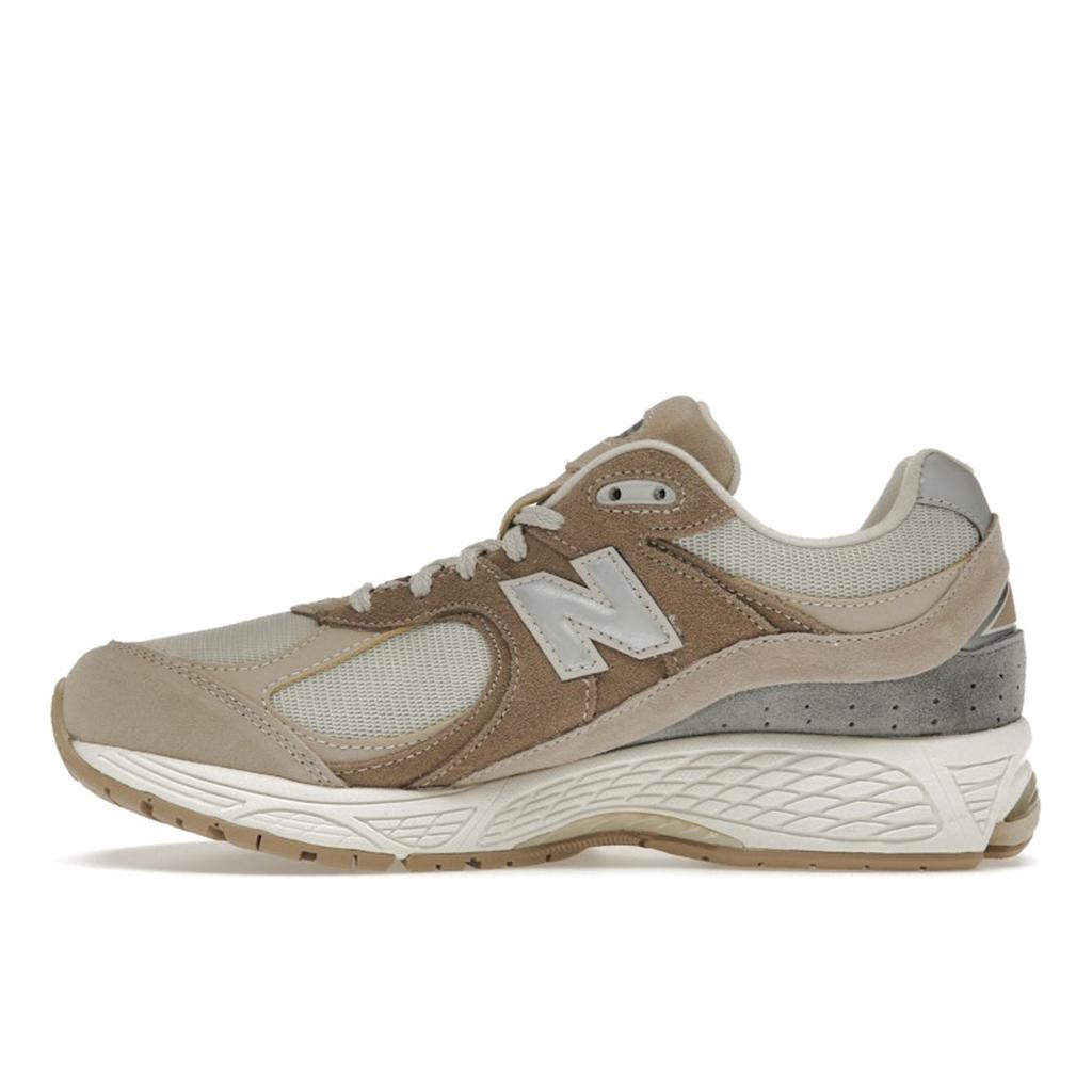 New Balance 2002R Driftwood Unisex Sneakers Cream Sandstone Moonbeam M2002RSI