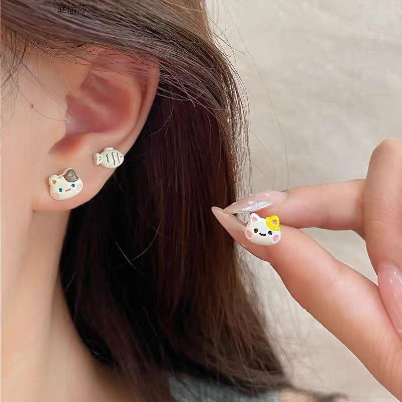 Korean version of small fresh cartoon cute stud earrings three-piece set of personality versatile small childlike summer earrings