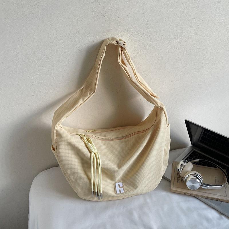 

2025 Women s Large Capacity Crossbody Shoulder Bag for Commuting and Class жёлтый