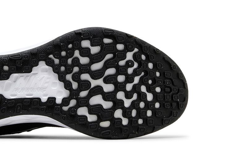 Nike Revolution 6 Black White Iron Grey