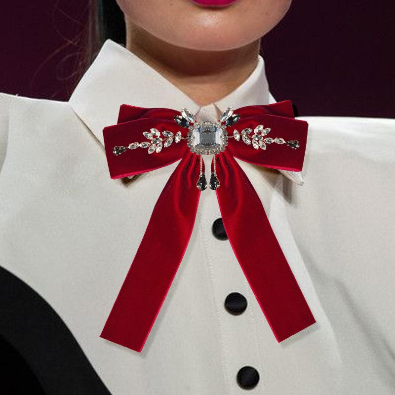 High-end Velvet Bow Tie British Rhinestone Bowknot Brooch Shirt Collar Pins Luxulry Brooches for Women and Men Accessories