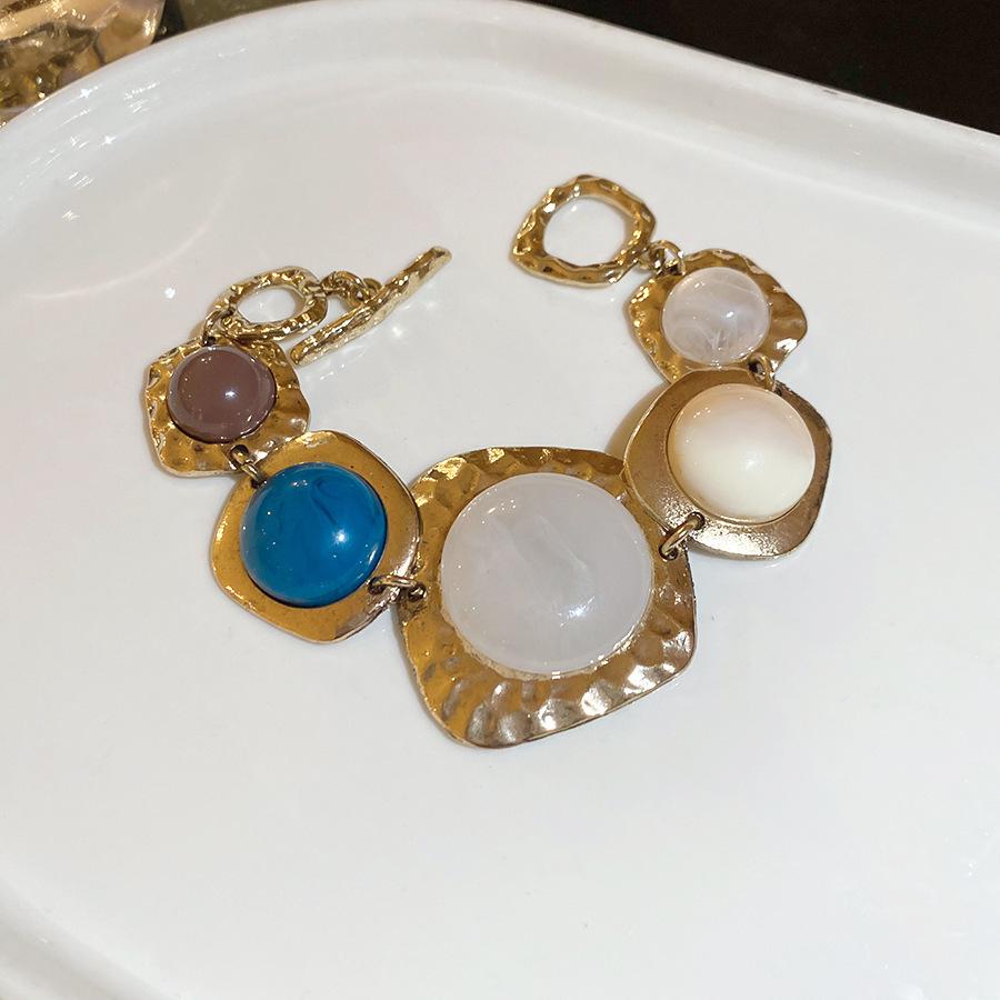 

Необычный браслет с круглой пряжкой из смолы: Роскошный Ретро Европейский и Американский Преувеличенный Личный Браслет