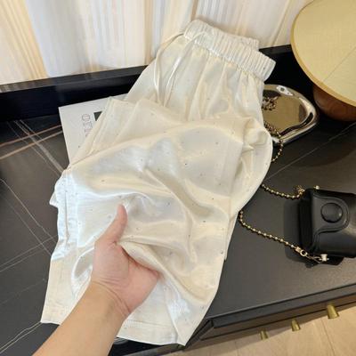 Neue Damen-Hose im chinesischen Stil aus Satin mit Strass, Weites Bein - Hoher Bund, Schlankmachend, Sommerlich Lässig