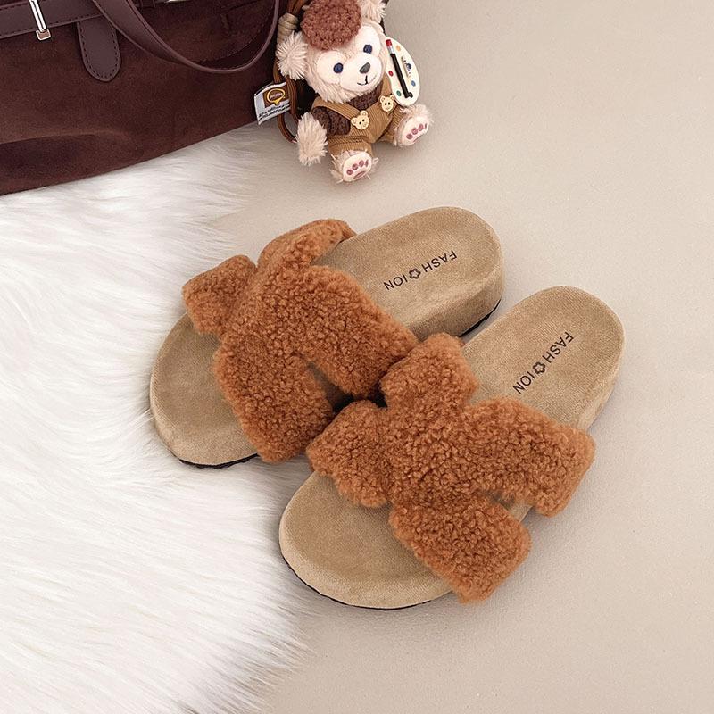French Fluffy Slippers Women's Wear 2025 Autumn New Internet Celebrity Fashion Casual Lazy Plush One-word Drag Tide