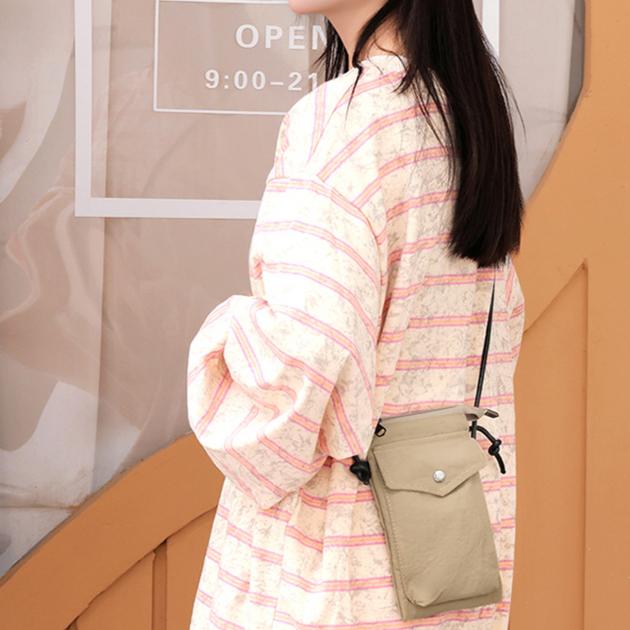 Japanische Literatur und Kunst Kleine frische Handytasche Mini kleine Stofftasche Leichte lässige Alles vertikale Einzelschulter-Umhängetasche weiblich