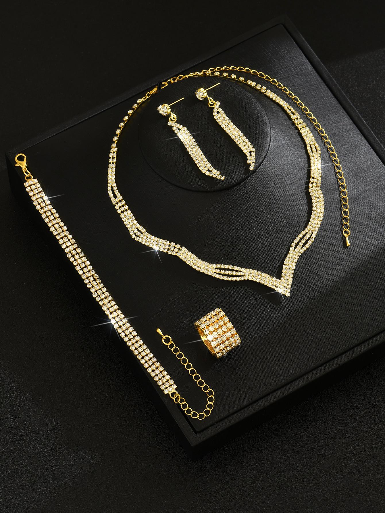 

Поставка, Ювелирные изделия Четыре Серьги Ожерелье Браслет Кольцо Женский Простой Невеста Полный Бриллиант