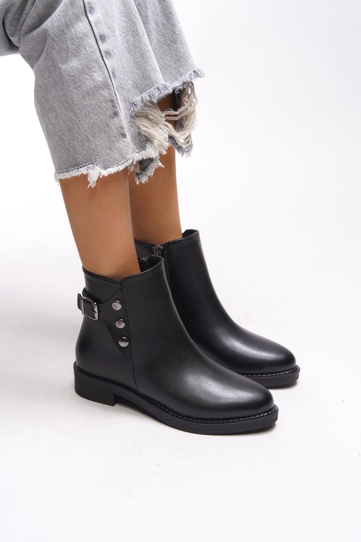

Women Modern Stylish Fashion Heshrari Women Boots Black Skin 36