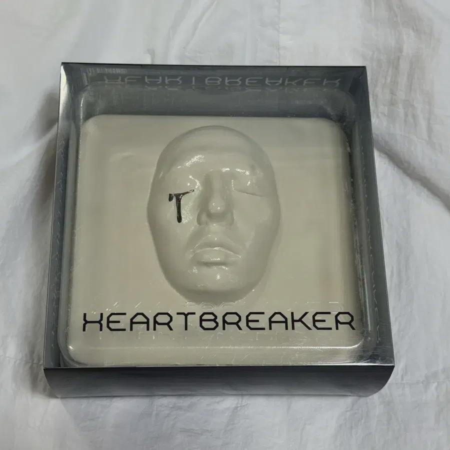 

G-dragon Heartbreaker Album Sell