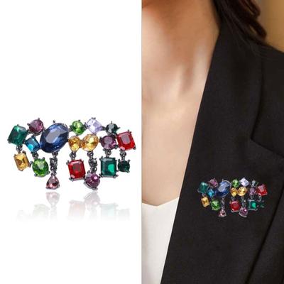 Exaggerated Fashion Colorful Glass Rhinestones Inlaid Brooch Elegant Irregular Geometric Cardigan Sweater Pin Wedding Party Jewelry Gift