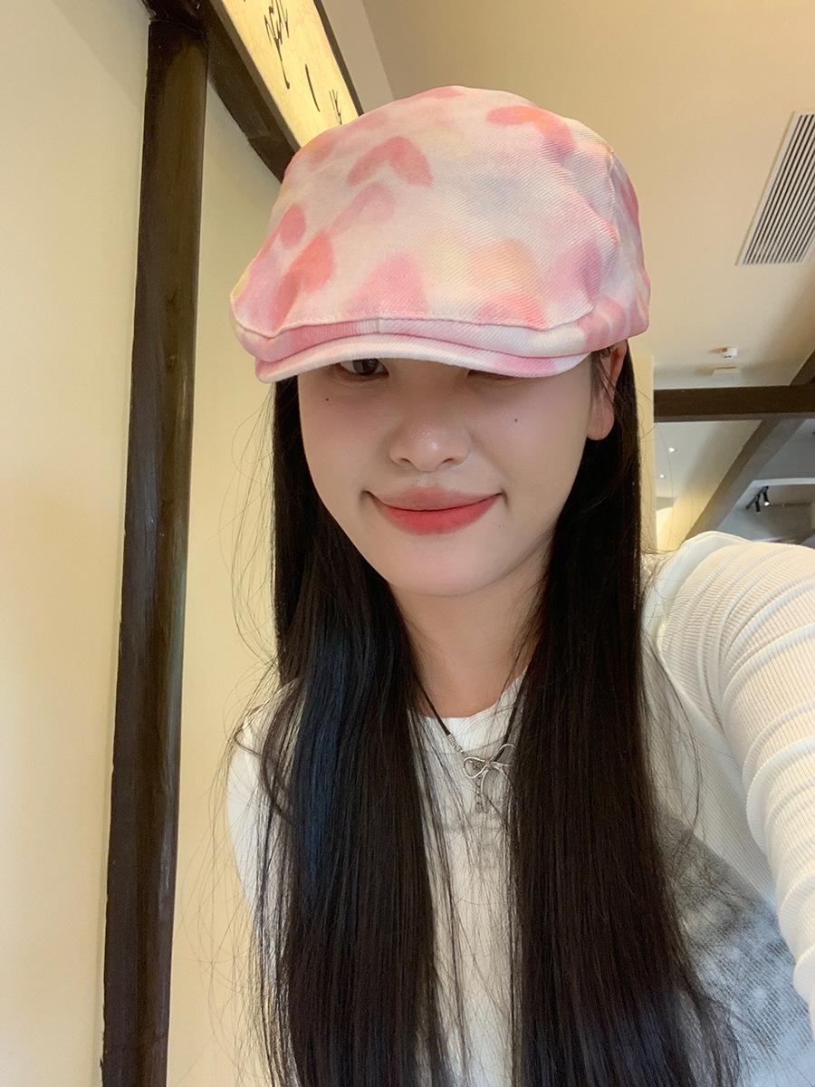 

Genderneutral Tiedye Elegant Heart Embroidered Baseball Cap For Casual Spring Fashion розовый