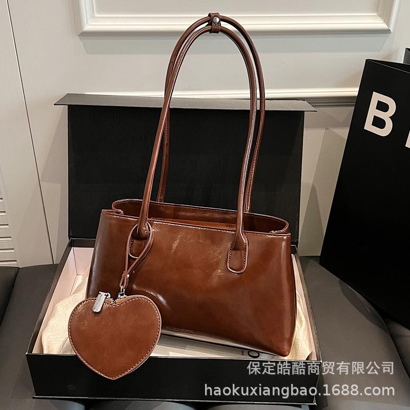 Retro Bag Women's Large Capacity 2025 New Autumn and Winter Retro Versatile Shoulder Underarm Bag Casual Work Commuter Bag