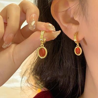 Retro Red Cat's Eye Earrings Niche Light Luxury Senior Sense Earring Temperament Earrings Ear Buckle Fashion Square and Round Face Earrings