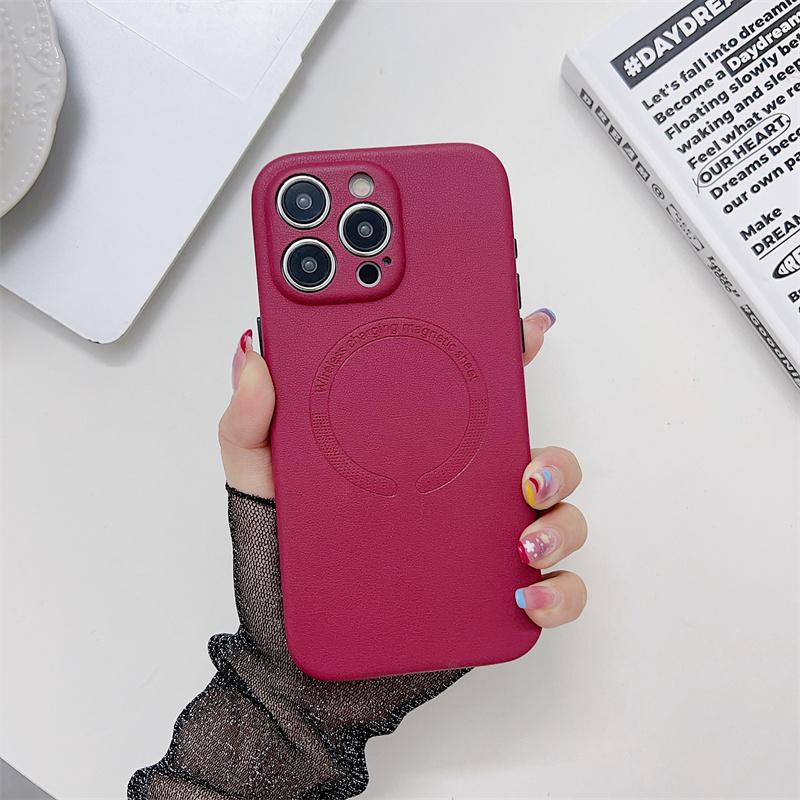 Proteção de câmera com furo de precisão Carregamento sem fio para capa de couro Magsafe para iPhone 15 14 13 12 Pro Max Plus Capa protetora magnética à prova de choque