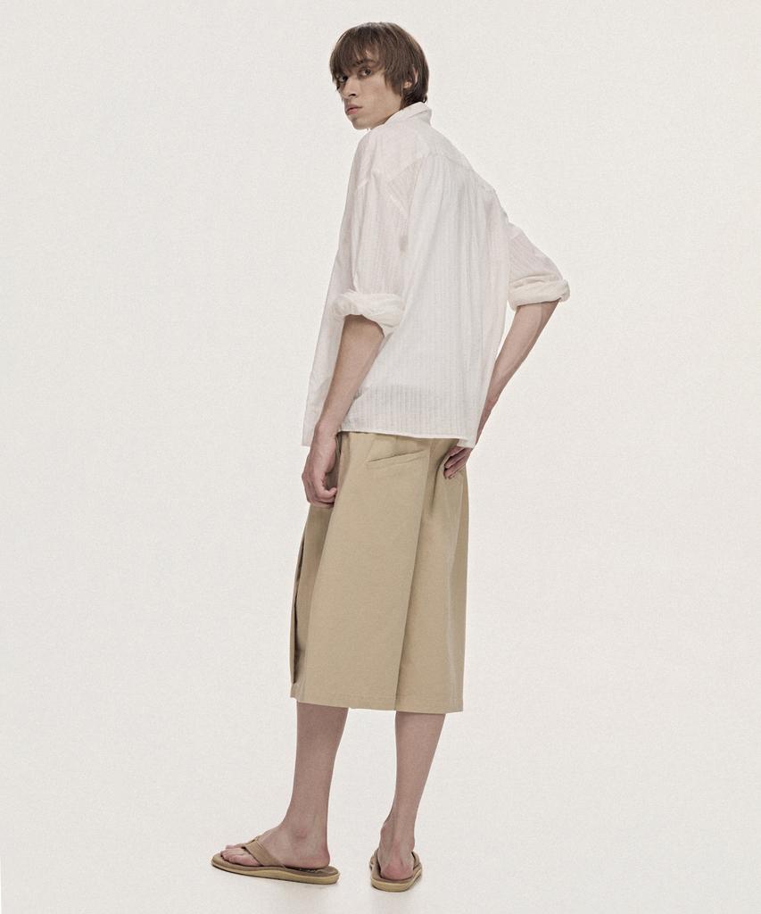 TAKEASY Deep Tuck Cotton Bermuda Shorts (Dark Beige)