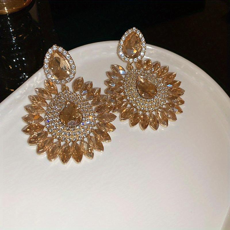 

1 Pair of Silvery Needle Full-Rhinestone Water Drop Flower Earrings - Stylish, Dramatic, Retro Chic Everyday Accessory for a Sophisticated Look