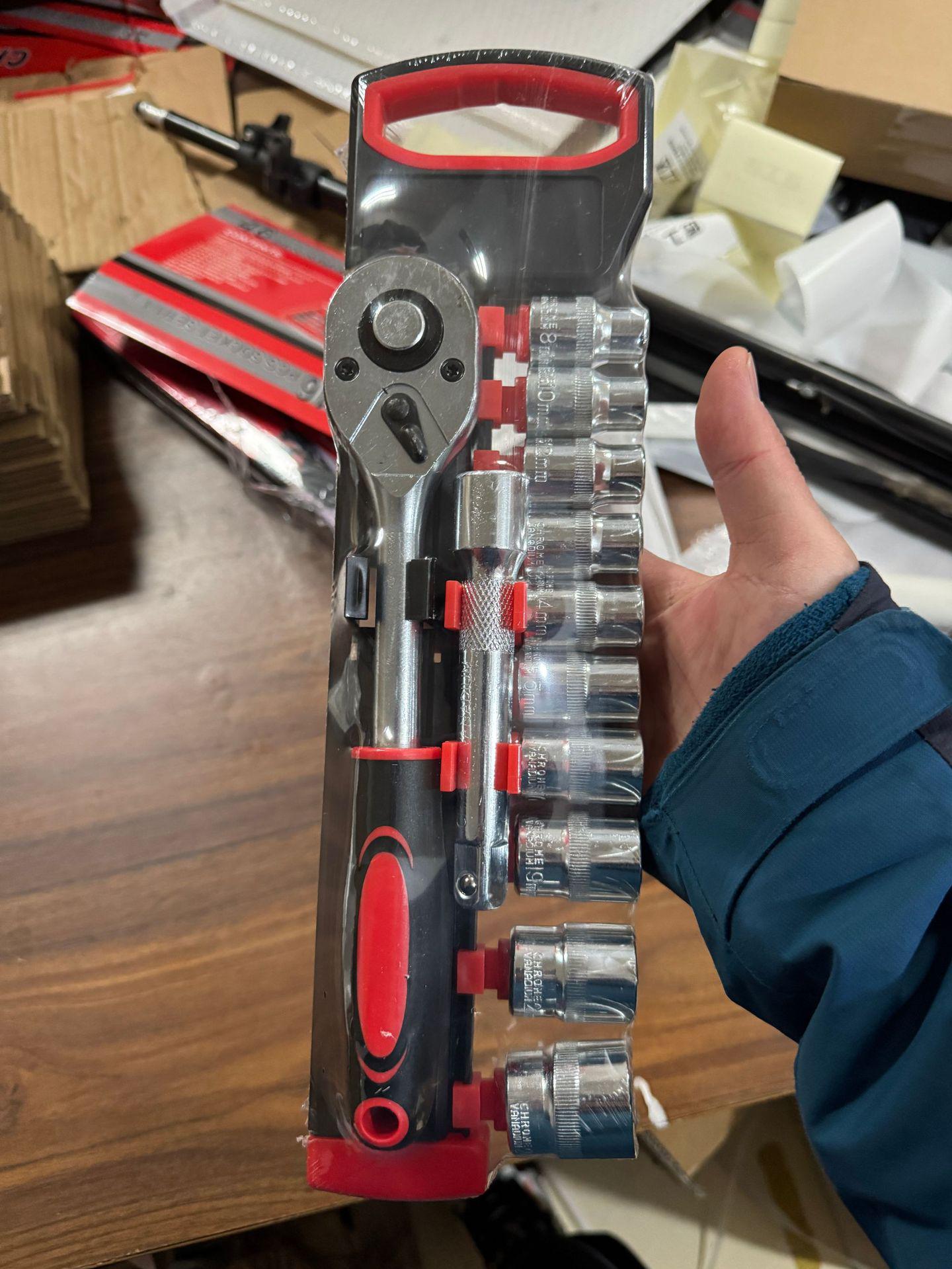 

Набор из 12 предметов 1/2 трещоточных торцевых ключей для авторемонта