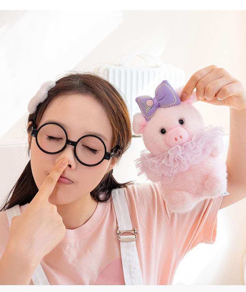 Adorable Pig Plush Toy - Cartoon Style Throwing Doll for Girls