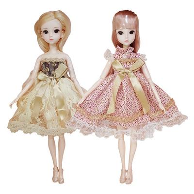 Bonecas e peluches – Bonecas