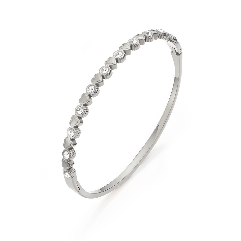 Fashionable Zircon Heart Titanium Steel Bracelet: European & American Style, Colorfast, Stainless Steel Jewelry